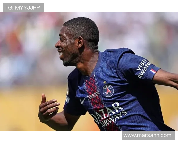 22号足球明星的传奇故事与辉煌成就揭秘