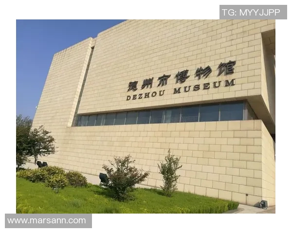 冯潇：从青涩少年到足球明星的辉煌历程与成就解析