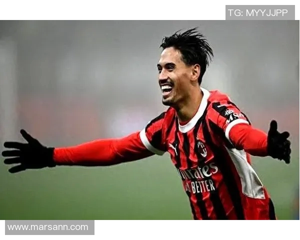 实在不理解足球明星为何在场上光鲜亮丽却生活中常常陷入困扰与争议 实在不理解足球明星为何在场上光鲜亮丽却生活中常常陷入困扰与争议