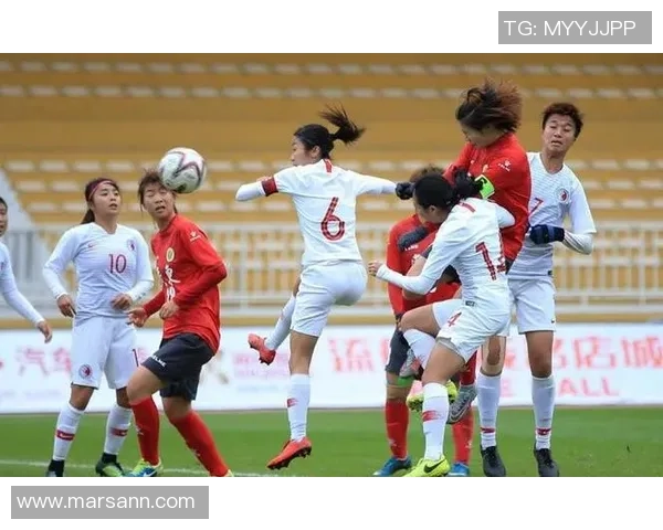 足球明星勇敢挑战新领域拍摄浪漫吻戏引发粉丝热议与期待