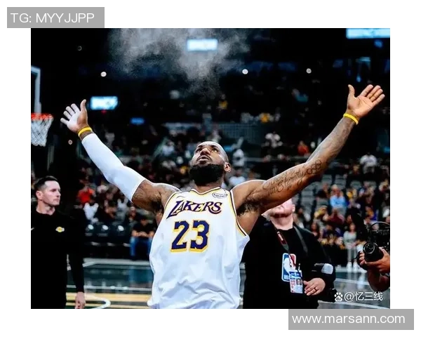 足球明星偶像詹姆斯的传奇故事与成就解析