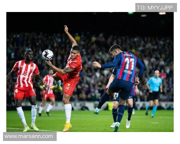 足球明星风采尽显精彩瞬间的照片集锦与背后的故事分享