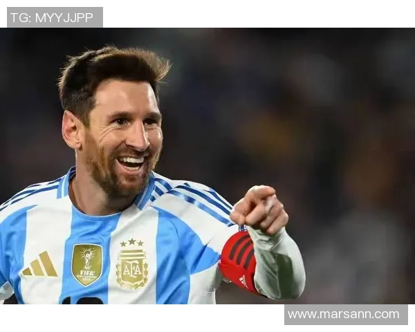 鸡大的足球明星如何在绿茵场上展现超凡实力与个人魅力