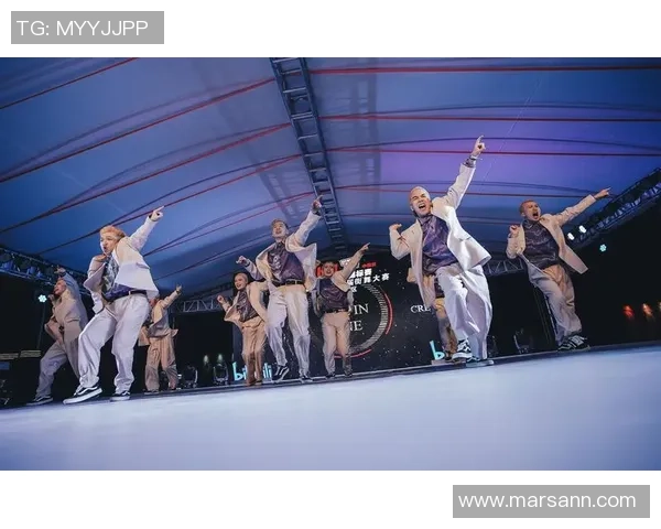 街舞巨献：探秘上海街舞队的配合